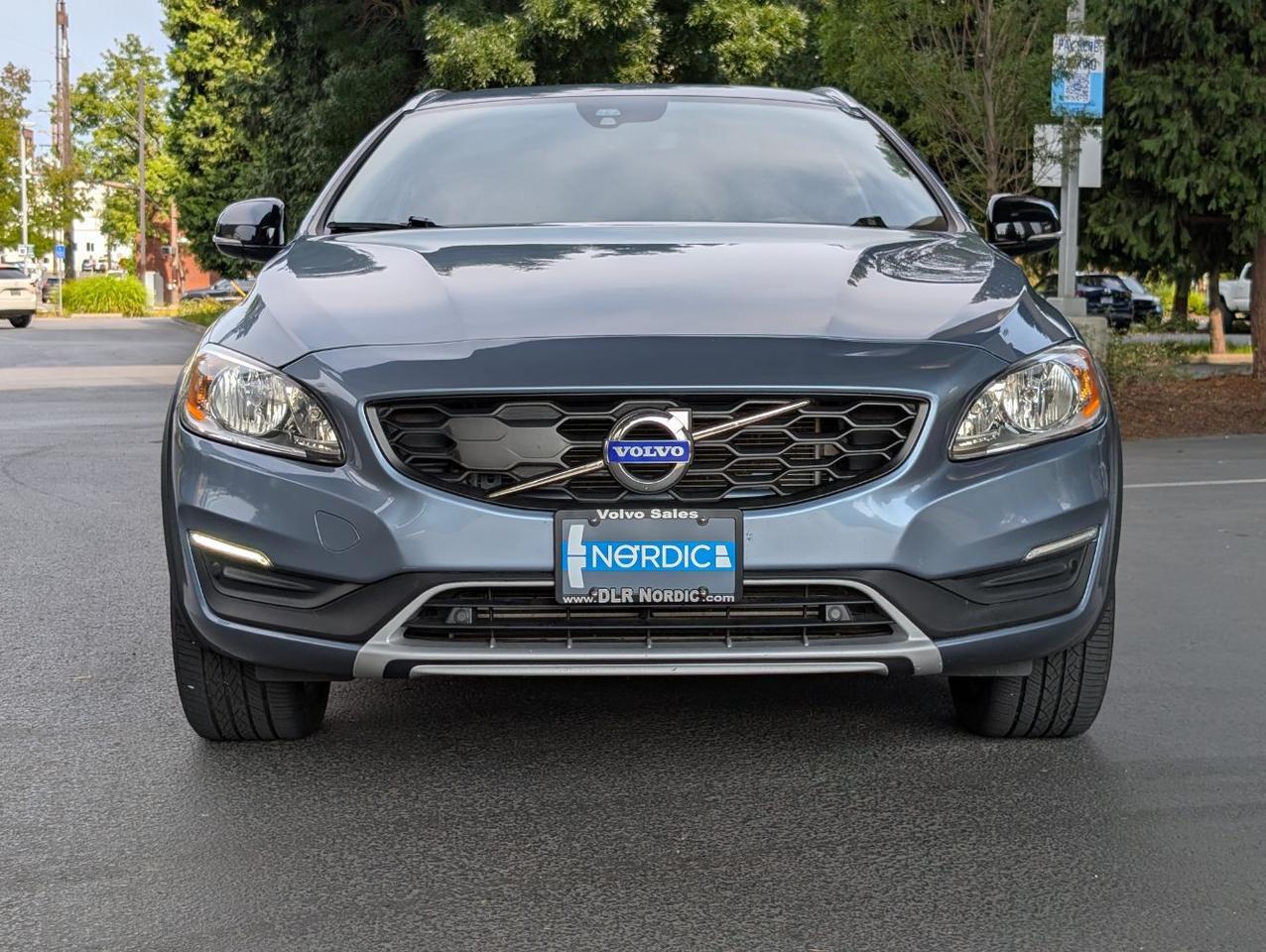 2018 Volvo V60 Cross Country T5 AWD w/High Performance Audio, Lane Keep, Cross Traffic Alert, Back up Ca Portland OR