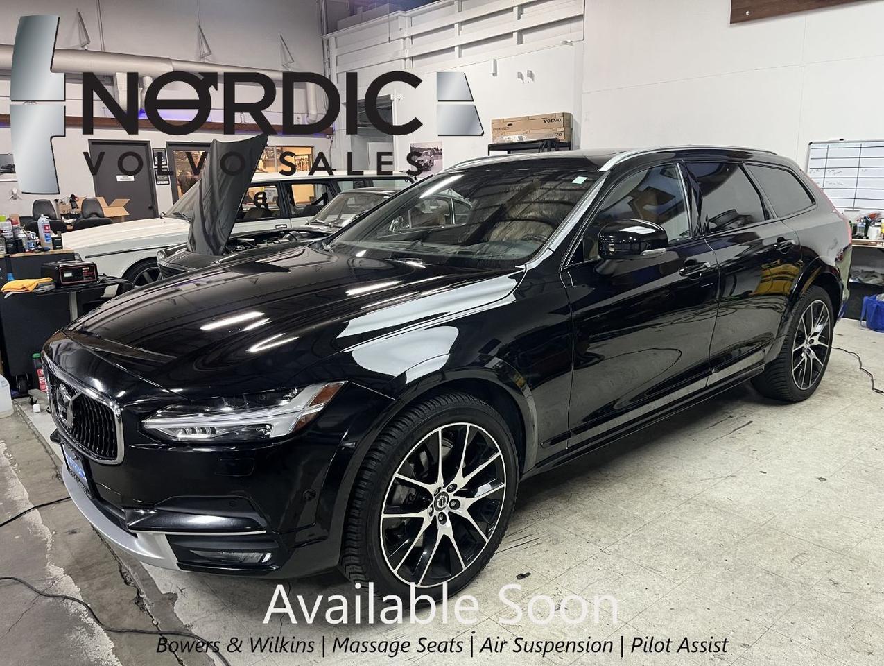 2018 Volvo V90 Cross Country LUX T6 AWD | Bowers &amp; Wilkins, Pilot Assist, Massage Seats *
