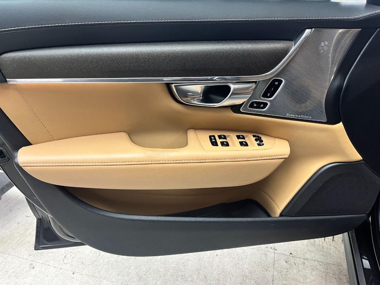 2018 Volvo V90 Cross Country LUX T6 AWD | Bowers & Wilkins, Pilot Assist, Massage Seats, Head Up Display, 4 Heated Seats & Wheel Portland OR