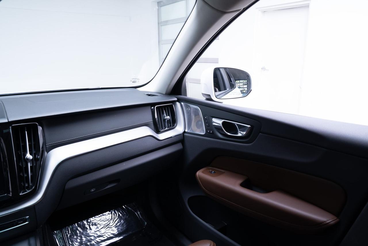 2018 Volvo XC60 Hybrid T8 Inscription AWD Bowers &amp; Wilkins Portland OR