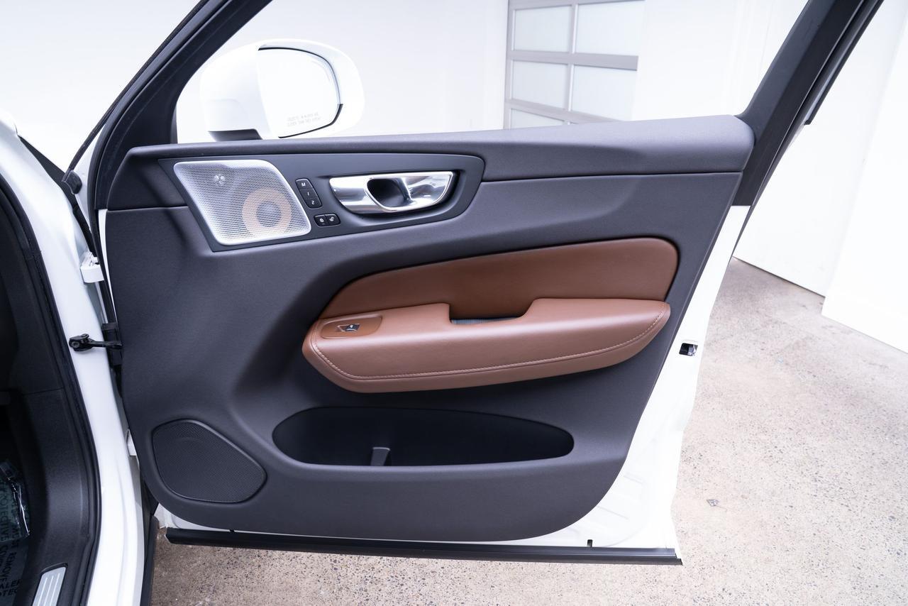 2018 Volvo XC60 Hybrid T8 Inscription AWD Bowers &amp; Wilkins Portland OR
