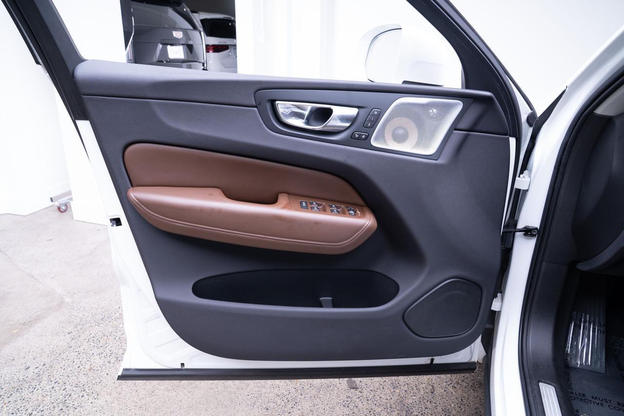 2018 Volvo XC60 Hybrid T8 Inscription AWD Bowers &amp; Wilkins Portland OR