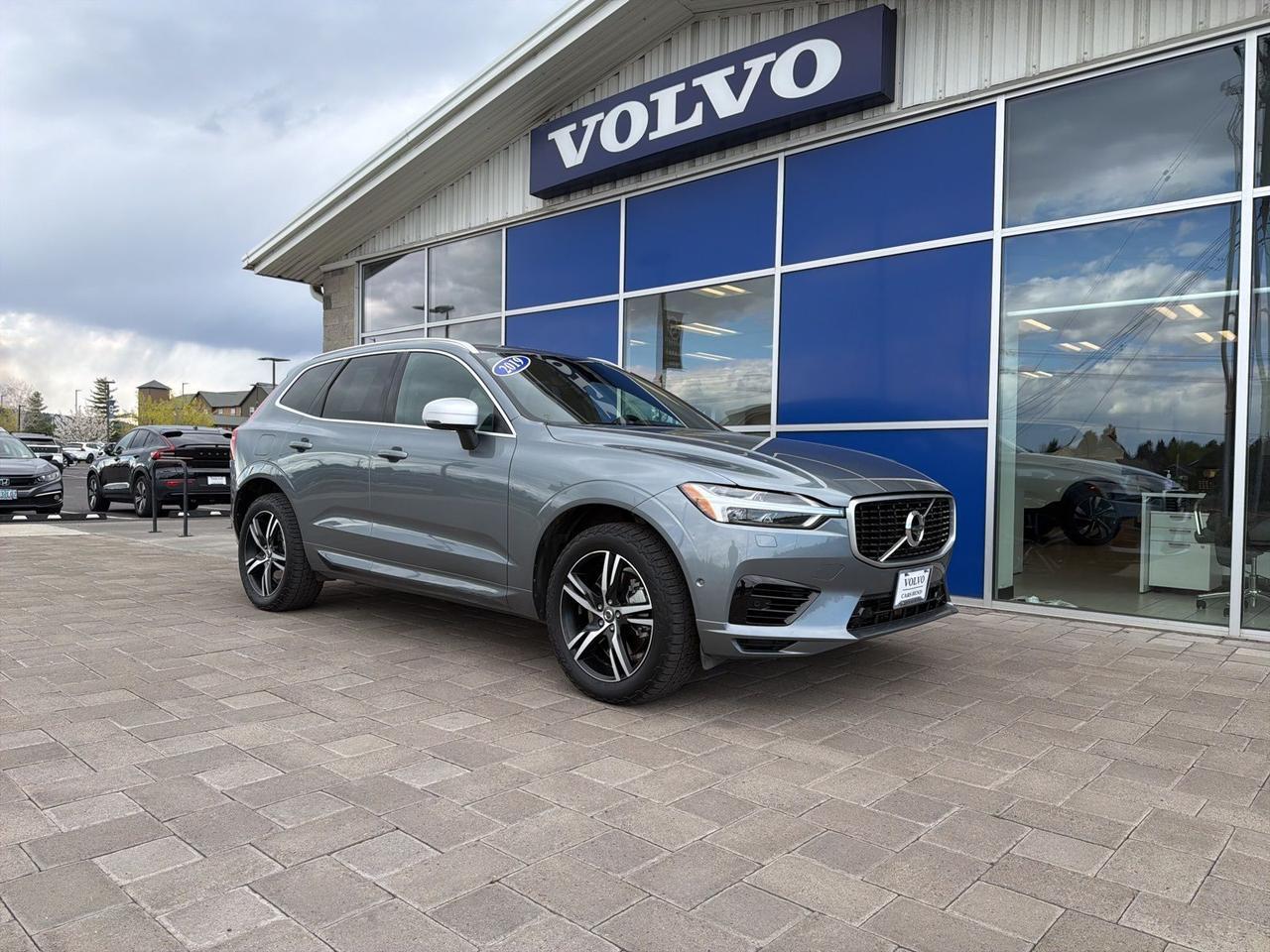 2018 Volvo XC60 Hybrid T8 R-Design