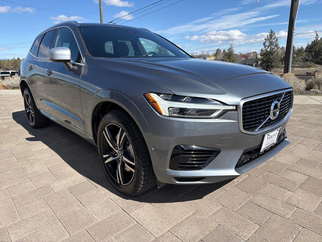 2018 Volvo XC60 Hybrid T8 R-Design