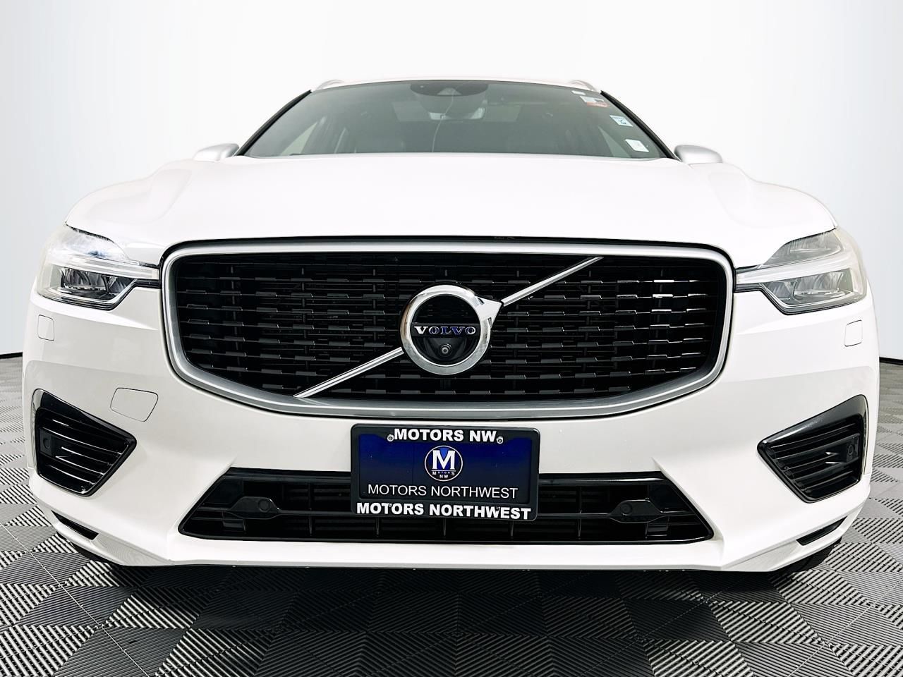 2018 Volvo XC60 Hybrid T8 R-Design