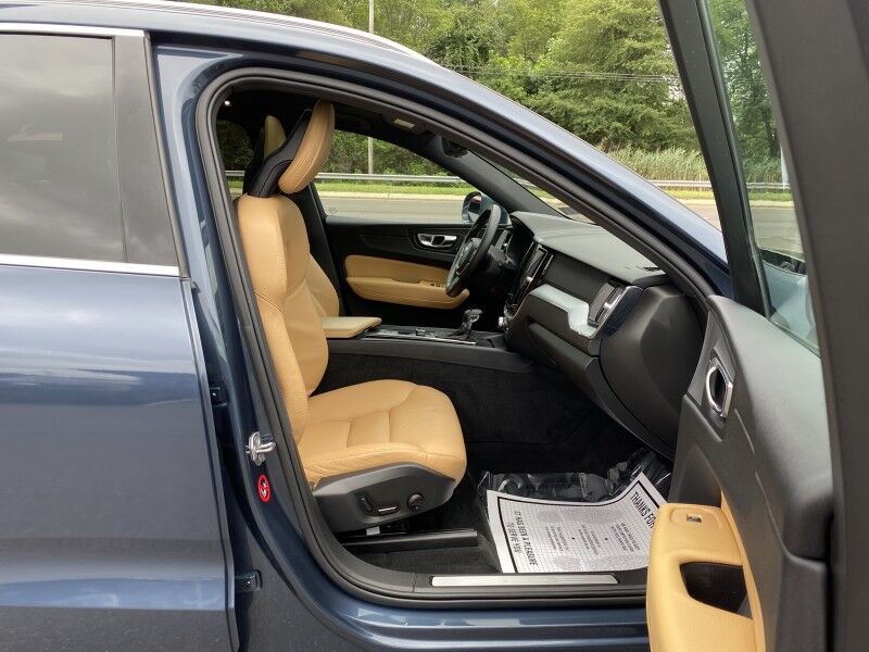 2018 Volvo XC60 Momentum Bristol  PA