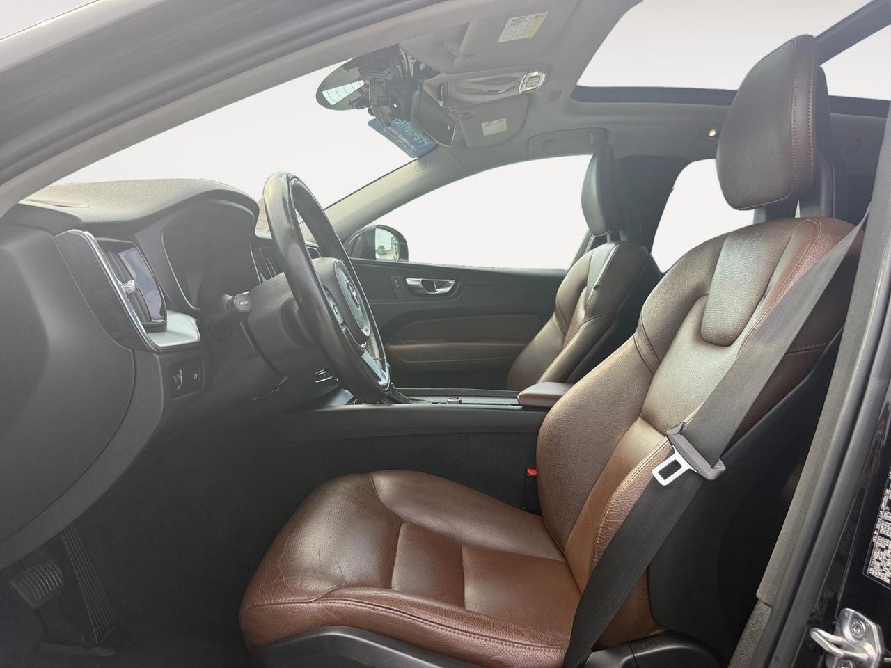 2018 Volvo XC60 Momentum, MOONROOF, BLUETOOTH, HEATED SEATS, WIFI, BACKUP CAMERA, POWER MIRRORS, POWER LIFTGATE, COME AND TEST DRIVE TODAY!