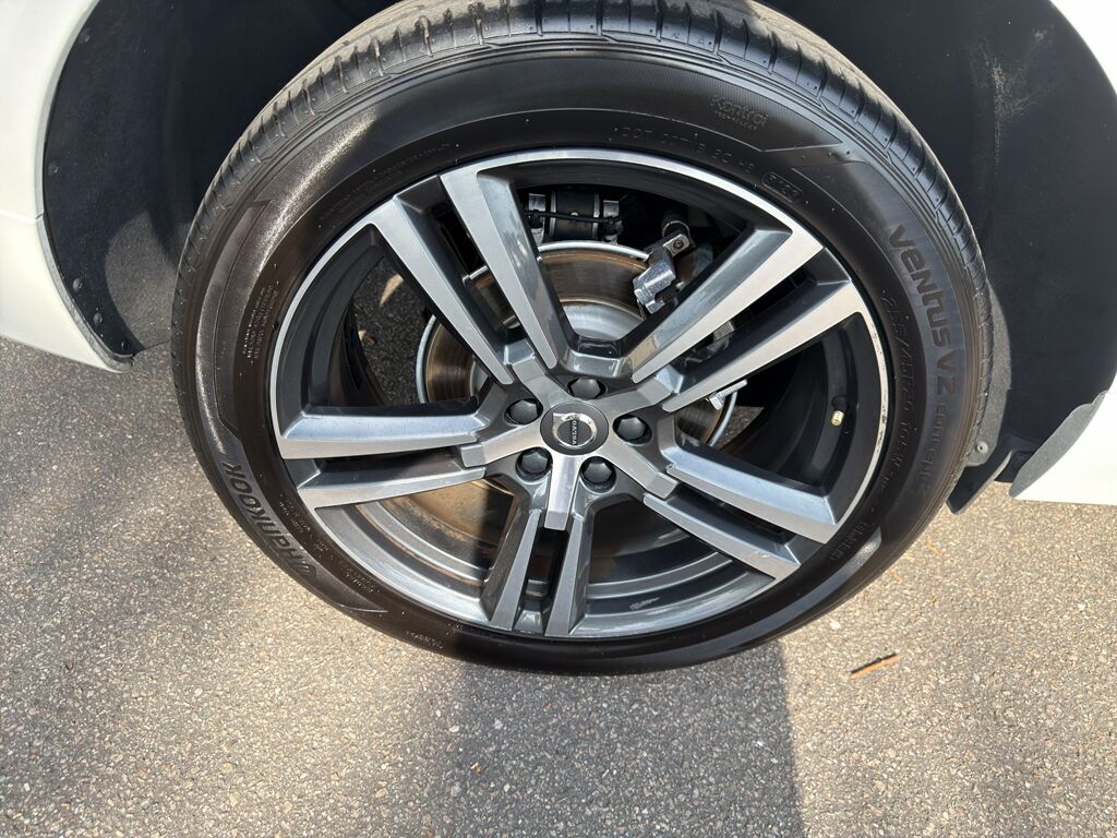 2018 Volvo XC60 Momentum Wilmington NC