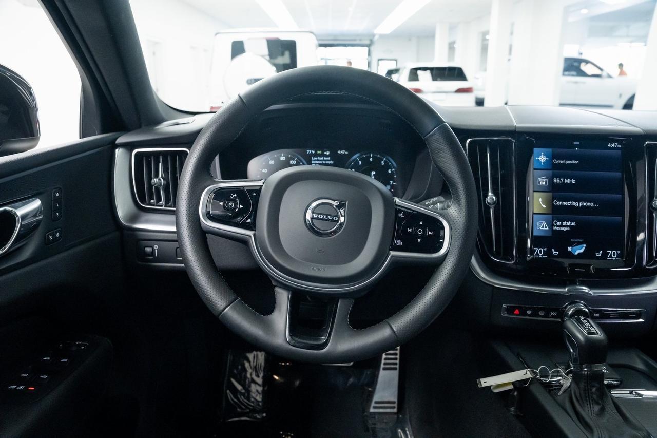 2018 Volvo XC60 T5 Momentum Heated Seats Advanced Package Portland OR