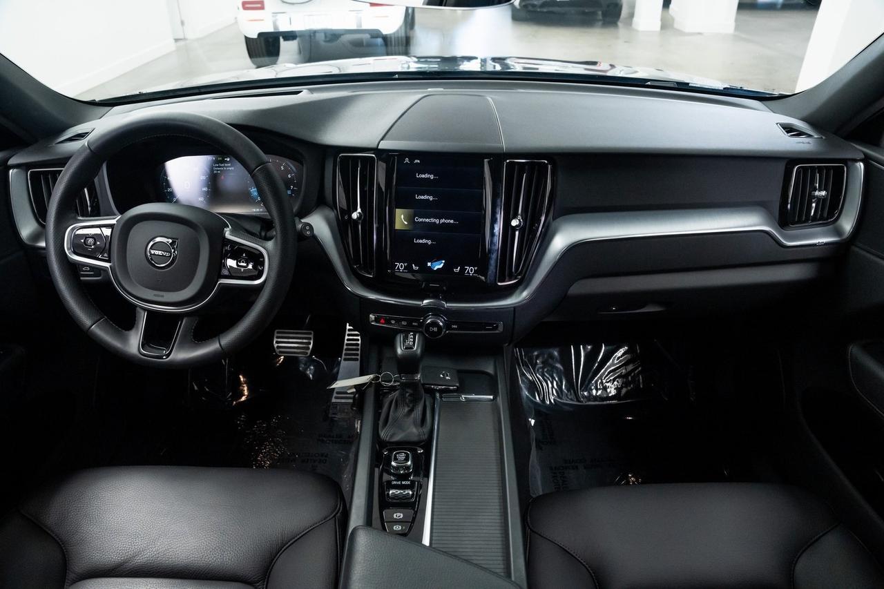 2018 Volvo XC60 T5 Momentum Heated Seats Advanced Package Portland OR