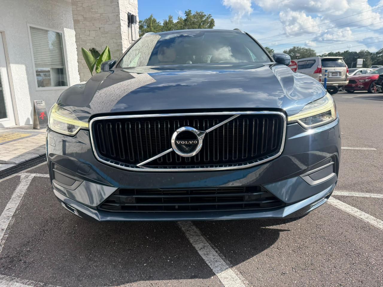 2018 Volvo XC60 T6 AWD Momentum