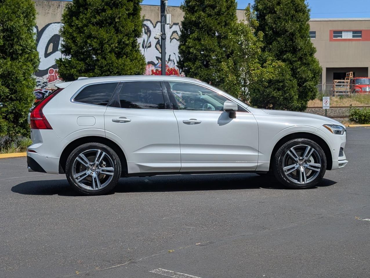 2018 Volvo XC60 T6 AWD Momentum w/High Performance Audio * Portland OR