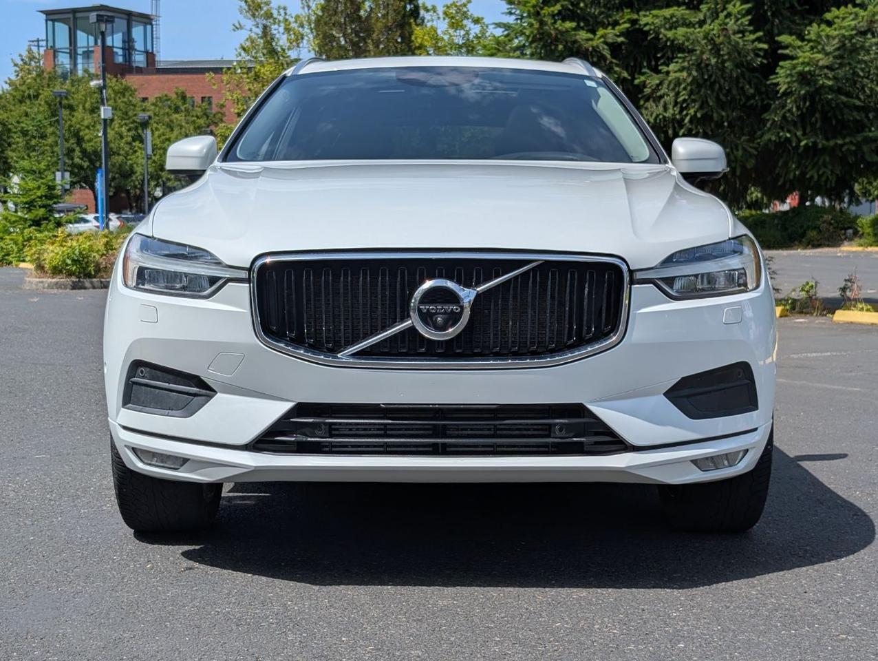 2018 Volvo XC60 T6 AWD Momentum w/High Performance Audio, Pano Roof, Apple Carplay, Leather Heated Seats & Wheel Portland OR