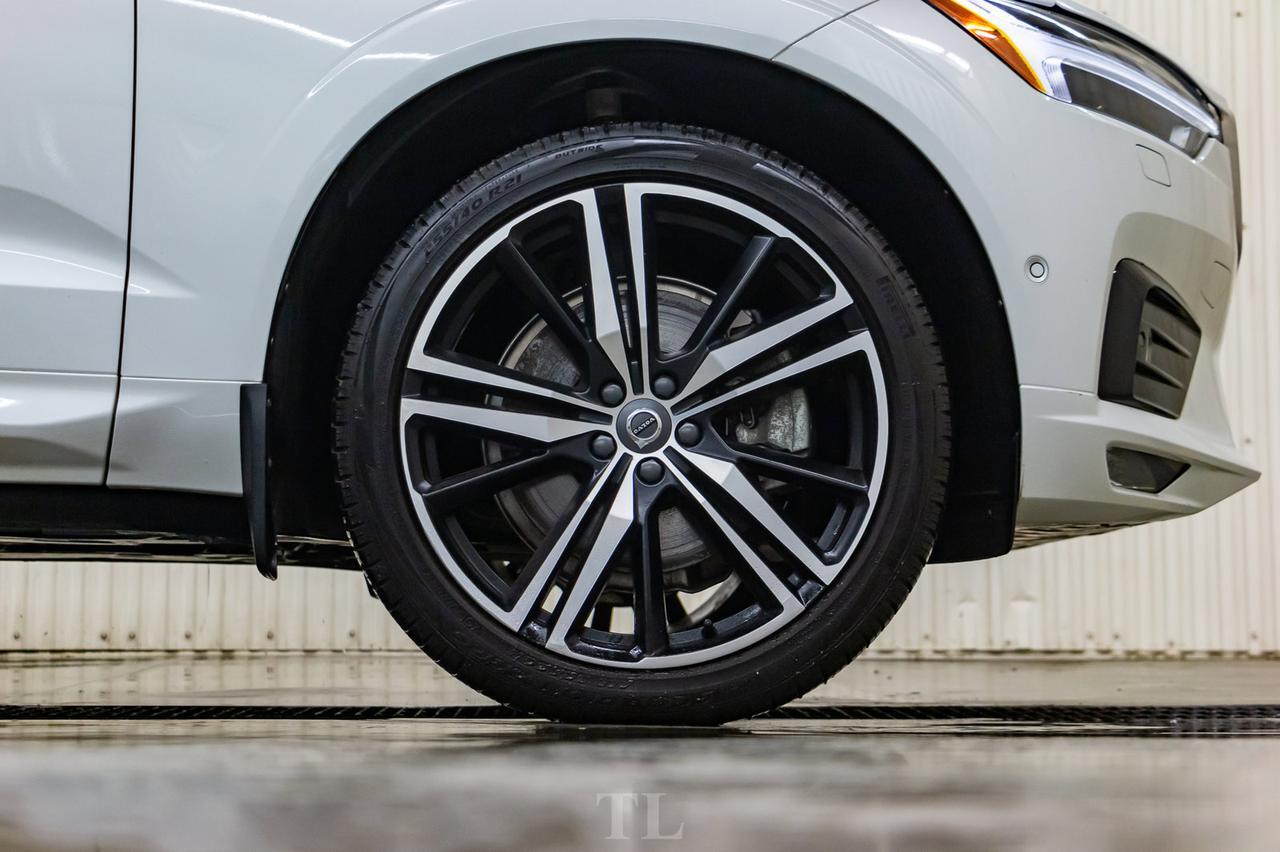 2018 Volvo XC60 T6 AWD R-Design Polestar Leather Roof Nav Red Deer AB