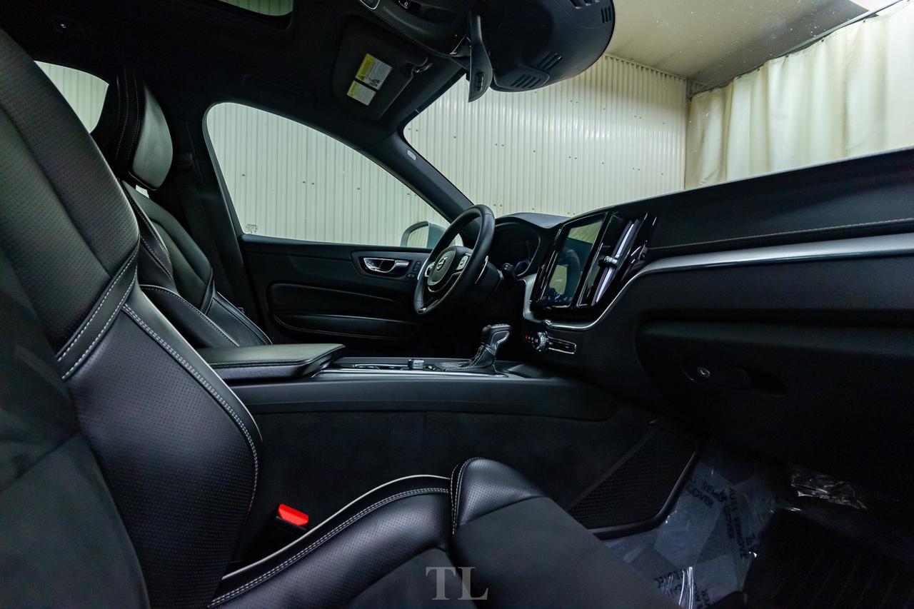 2018 Volvo XC60 T6 AWD R-Design Polestar Leather Roof Nav Red Deer AB