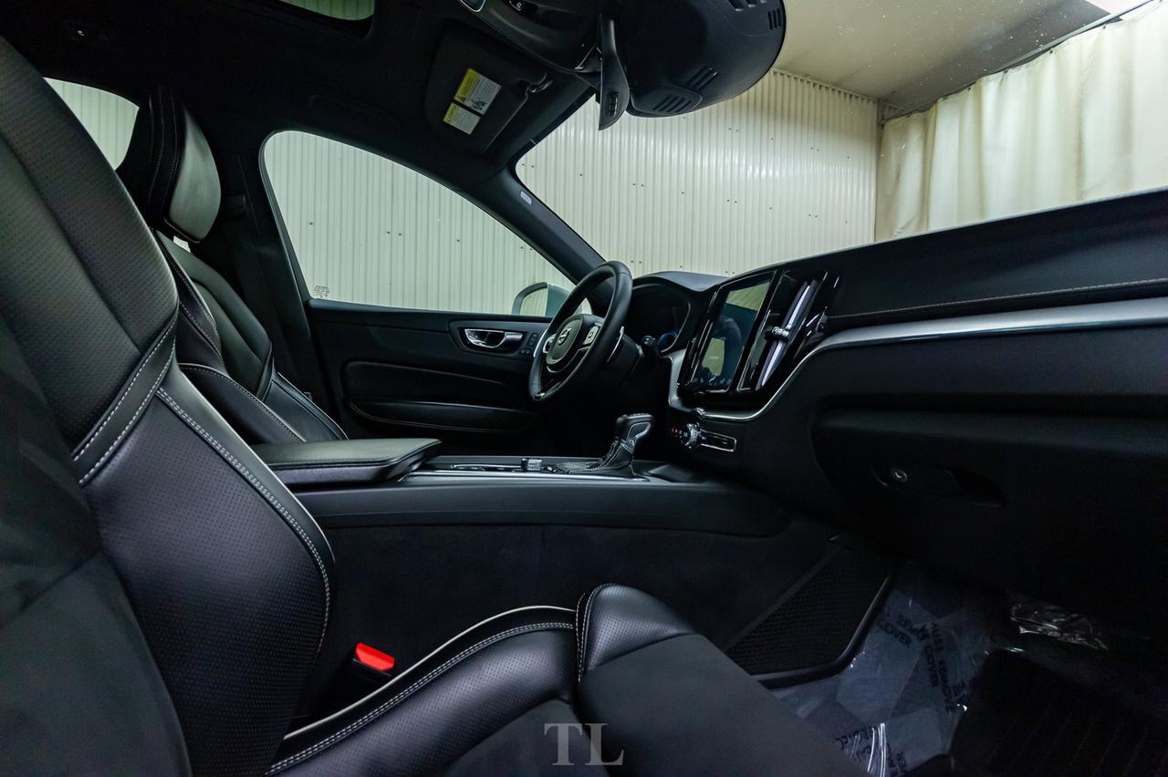 2018 Volvo XC60 T6 AWD R-Design Polestar Leather Roof Nav Red Deer AB