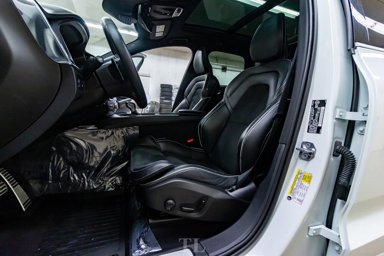 2018 Volvo XC60 T6 AWD R-Design Polestar Leather Roof Nav Red Deer AB