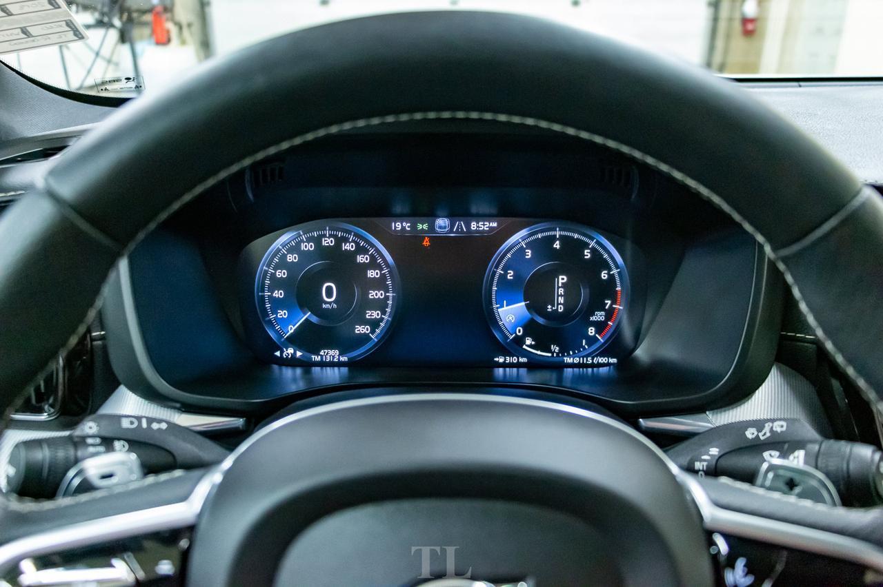 2018 Volvo XC60 T6 AWD R-Design Polestar Leather Roof Nav Red Deer AB