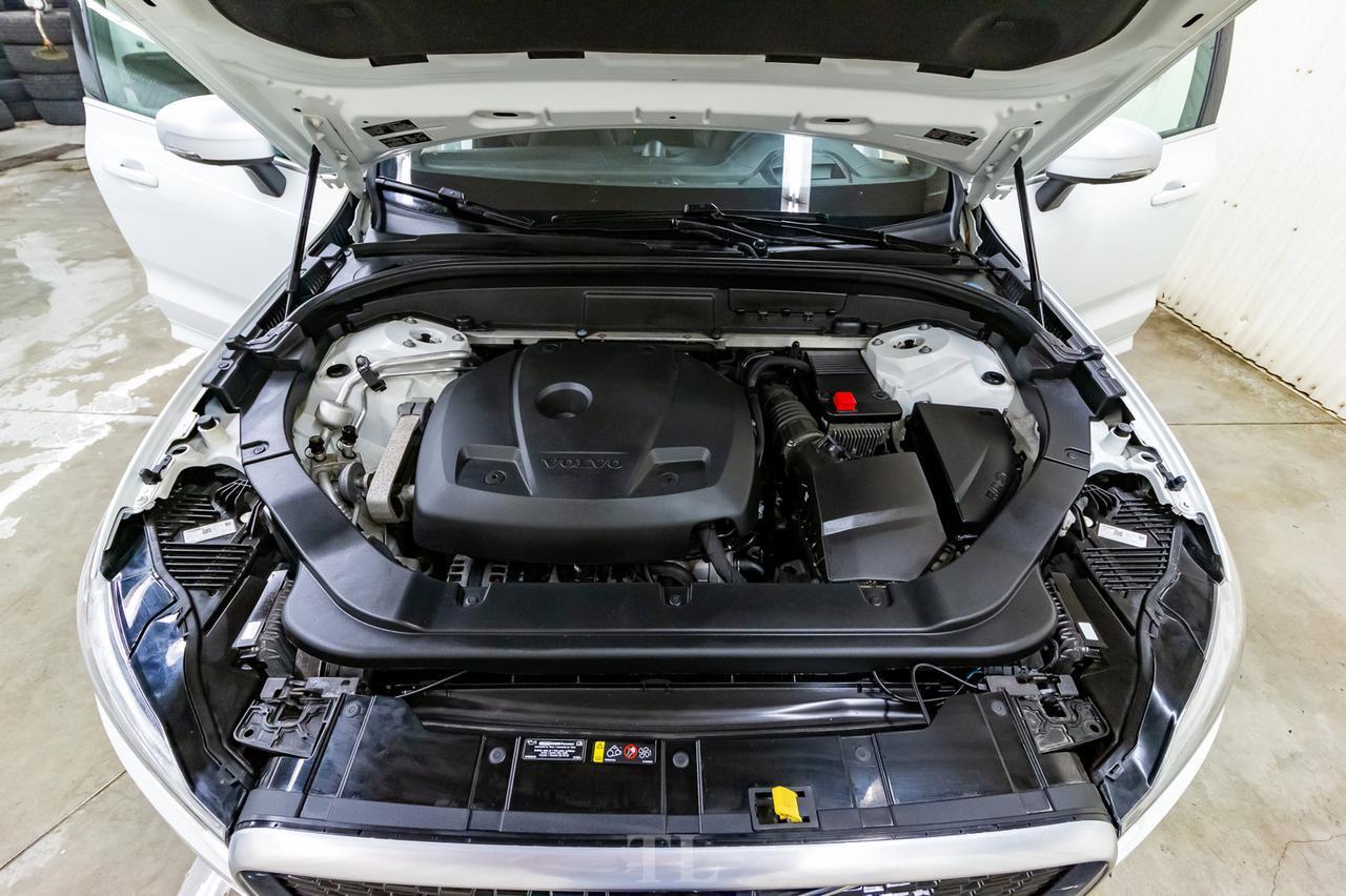 2018 Volvo XC60 T6 AWD R-Design Polestar Leather Roof Nav Red Deer AB