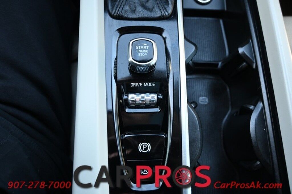 2018 Volvo XC60 T6 Inscription - AWD - Convenience & Advanced Pkg - Vision & Luxury Seat Pkg - Massaging Heated & Cooled Leather Seats - Heated Steering Wheel - Heated Rear Seats - Panoramic Sunroof - Bowers & Wilkins Speakers - Heads Up Display - Air Suspension Anchorage AK