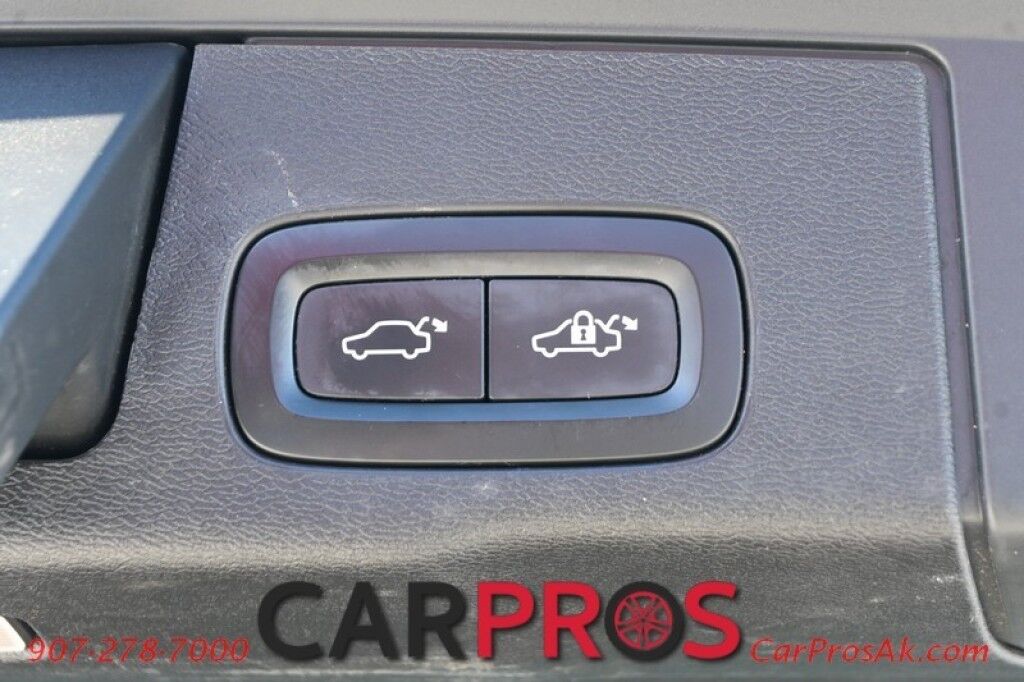 2018 Volvo XC60 T6 Inscription - AWD - Convenience & Advanced Pkg - Vision & Luxury Seat Pkg - Massaging Heated & Cooled Leather Seats - Heated Steering Wheel - Heated Rear Seats - Panoramic Sunroof - Bowers & Wilkins Speakers - Heads Up Display - Air Suspension Anchorage AK