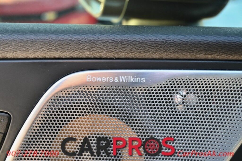 2018 Volvo XC60 T6 Inscription - AWD - Convenience & Advanced Pkg - Vision & Luxury Seat Pkg - Massaging Heated & Cooled Leather Seats - Heated Steering Wheel - Heated Rear Seats - Panoramic Sunroof - Bowers & Wilkins Speakers - Heads Up Display - Air Suspension Anchorage AK