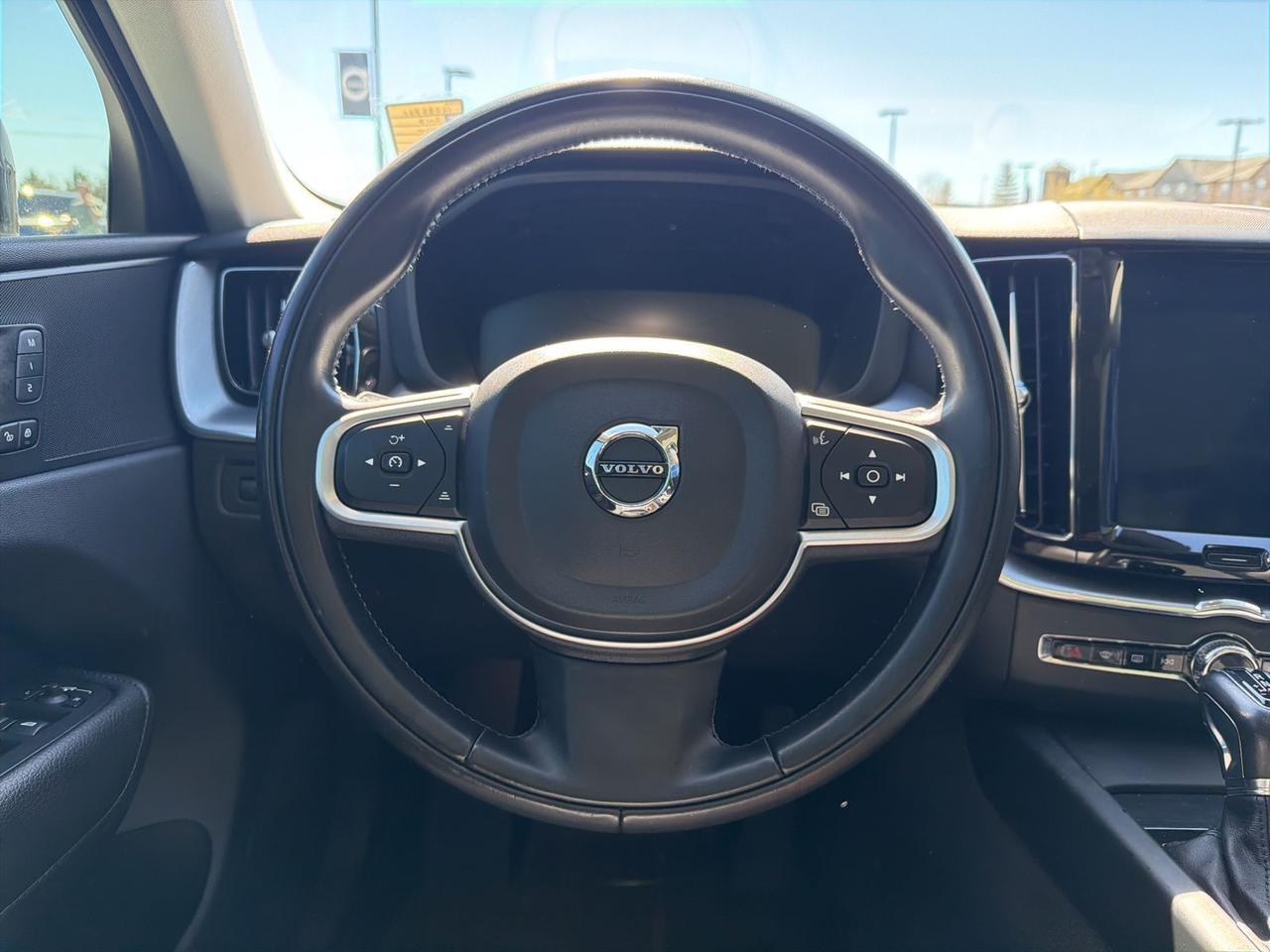 2018 Volvo XC60 T6 Momentum Bend OR