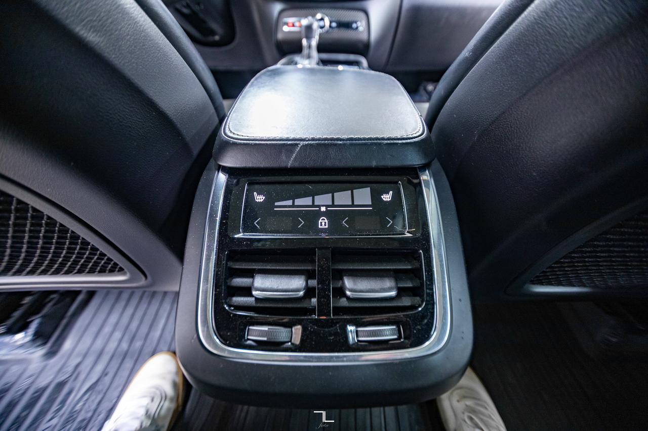 2018 Volvo XC90 AWD T6 R-Design Leather Roof Nav BCam Red Deer AB