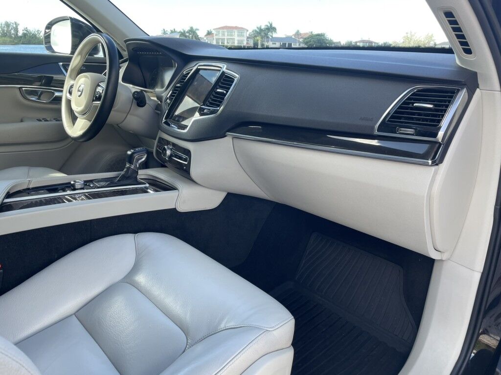 2018 Volvo XC90 Momentum Sarasota FL