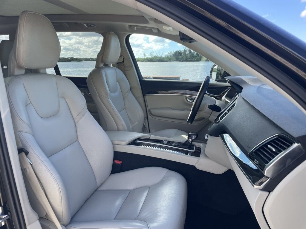 2018 Volvo XC90 Momentum Sarasota FL