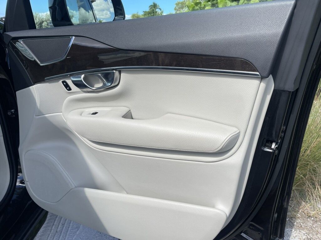2018 Volvo XC90 Momentum Sarasota FL