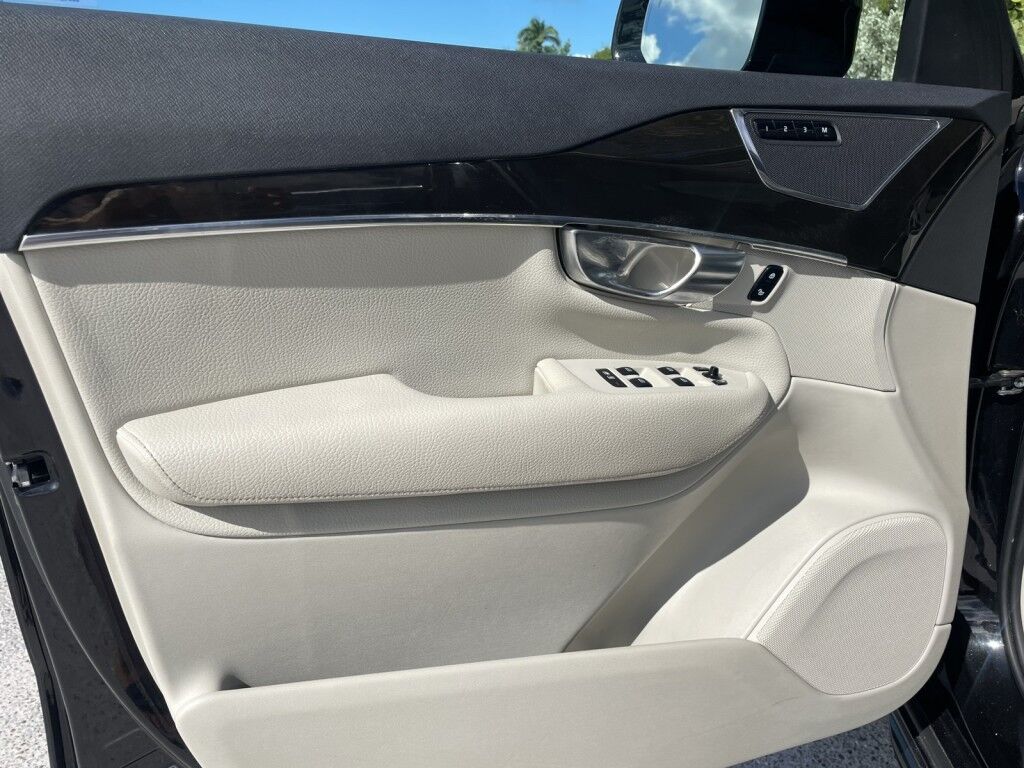 2018 Volvo XC90 Momentum Sarasota FL