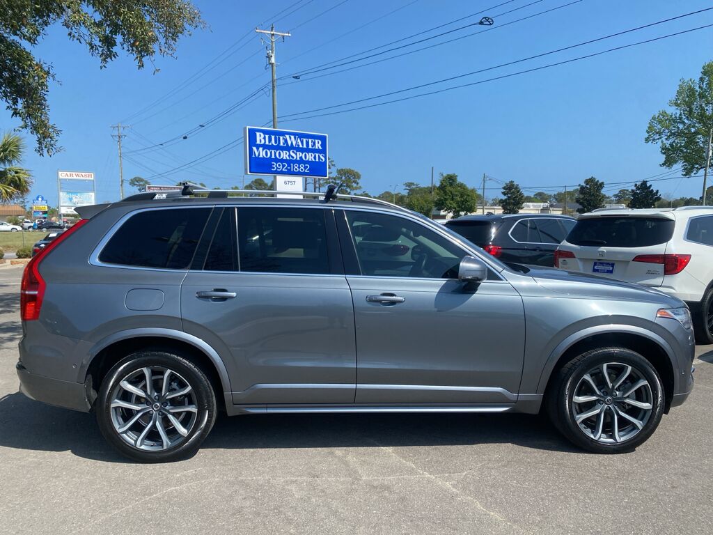 2018 Volvo XC90 Momentum