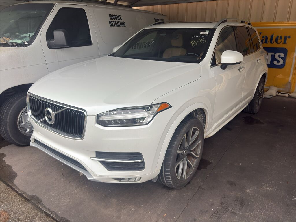 2018 Volvo XC90 Momentum