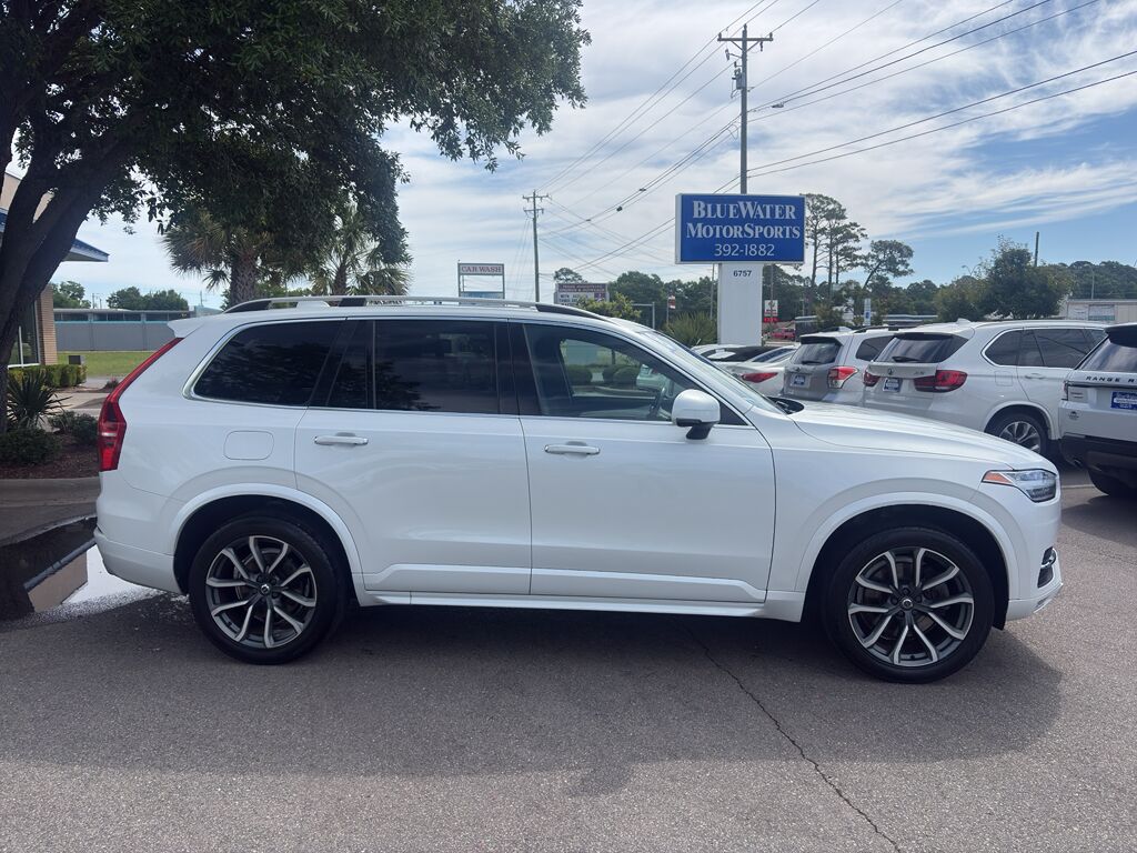 2018 Volvo XC90 Momentum