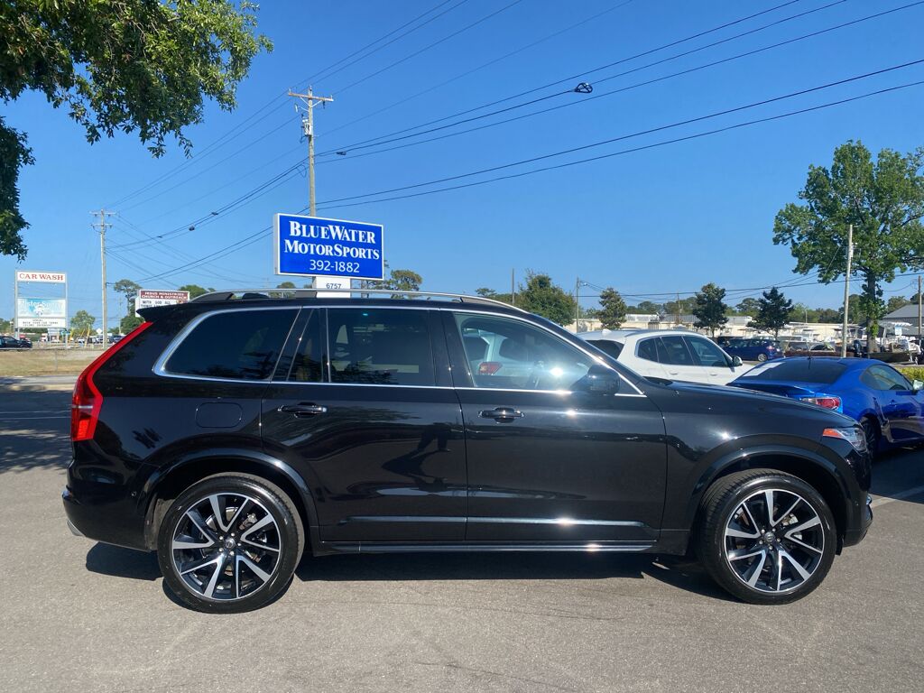 2018 Volvo XC90 Momentum