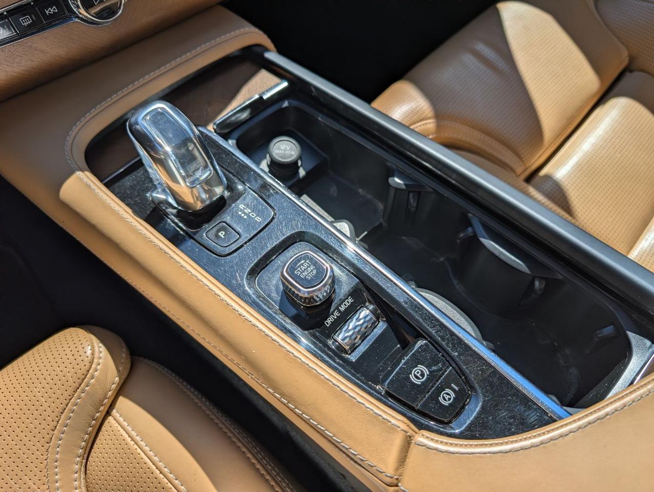 2018 Volvo XC90 Recharge T8 PHEV Hybrid AWD Inscription | High Performance Audio, Pilot Assist, Head Up Disp & Heated Wheel Portland OR