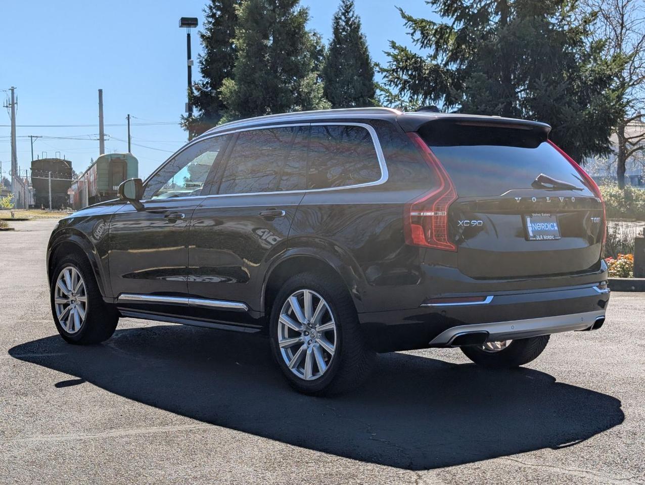 2018 Volvo XC90 Recharge T8 PHEV Hybrid AWD Inscription | High Performance Audio, Pilot Assist, Head Up Disp & Heated Wheel Portland OR
