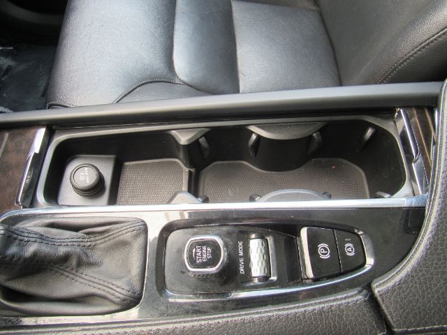 2018 Volvo XC90 T5 Momentum 5P Plano TX
