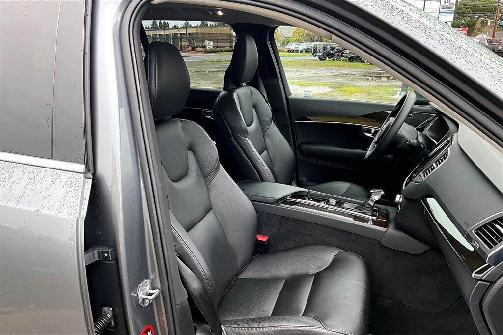 2018 Volvo XC90 T5 Momentum OR