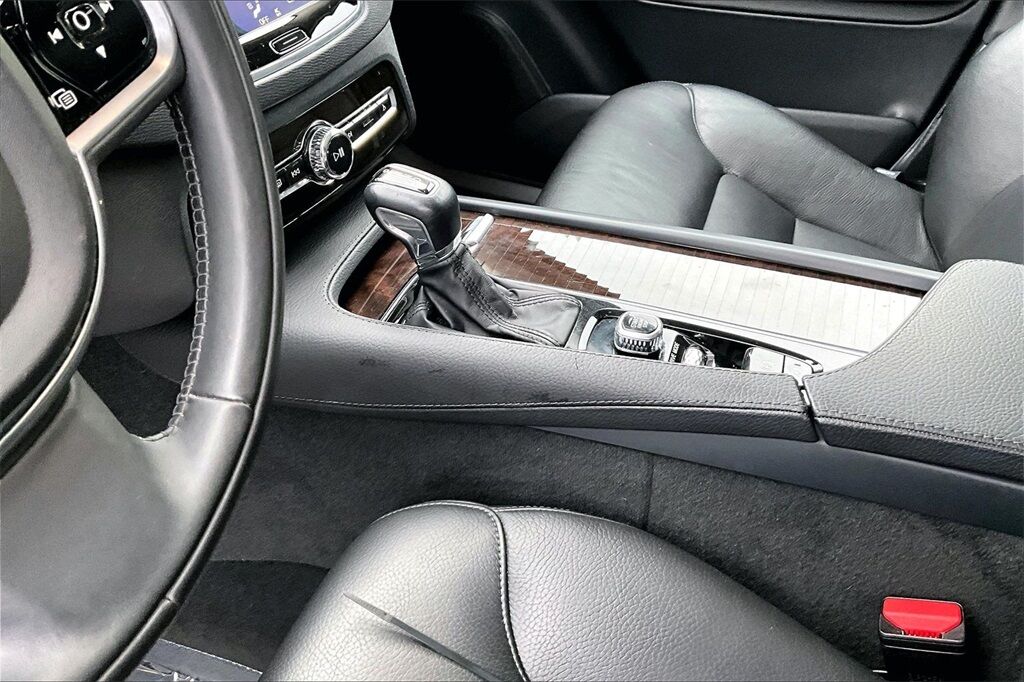 2018 Volvo XC90 T5 Momentum OR