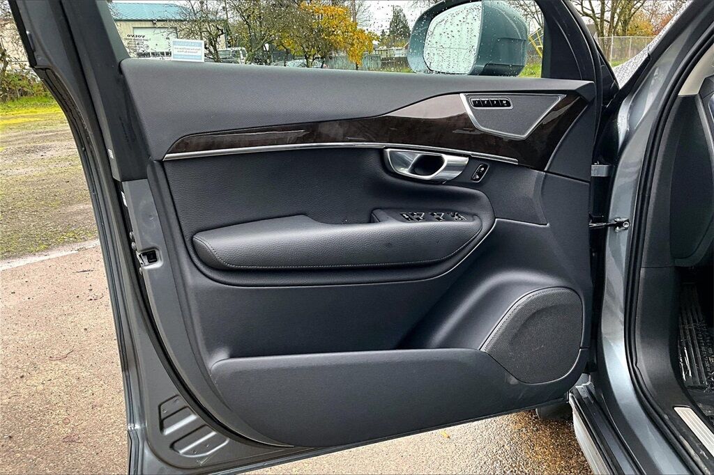 2018 Volvo XC90 T5 Momentum OR