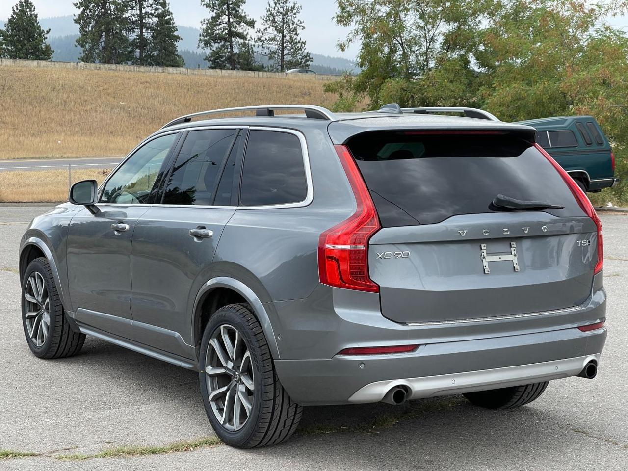 2018 Volvo XC90 T5 Momentum