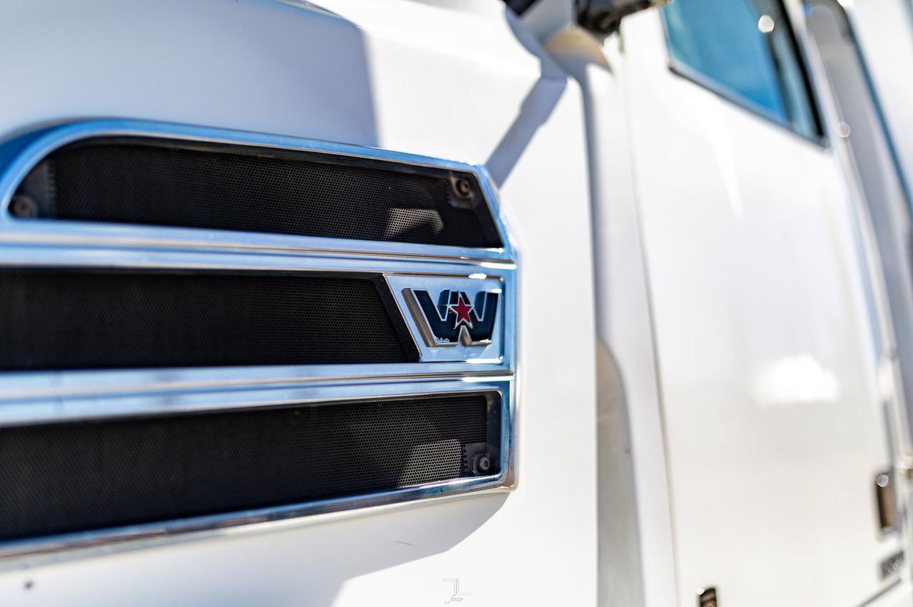 2018 Western Star 5700 XE Daycab Tractor Heavy Spec Red Deer AB