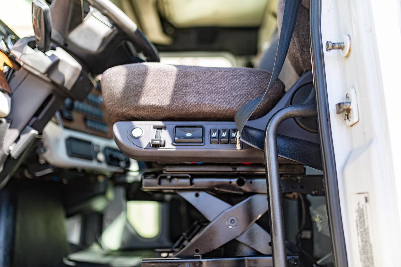 2018 Western Star 5700 XE Daycab Tractor Heavy Spec Red Deer AB