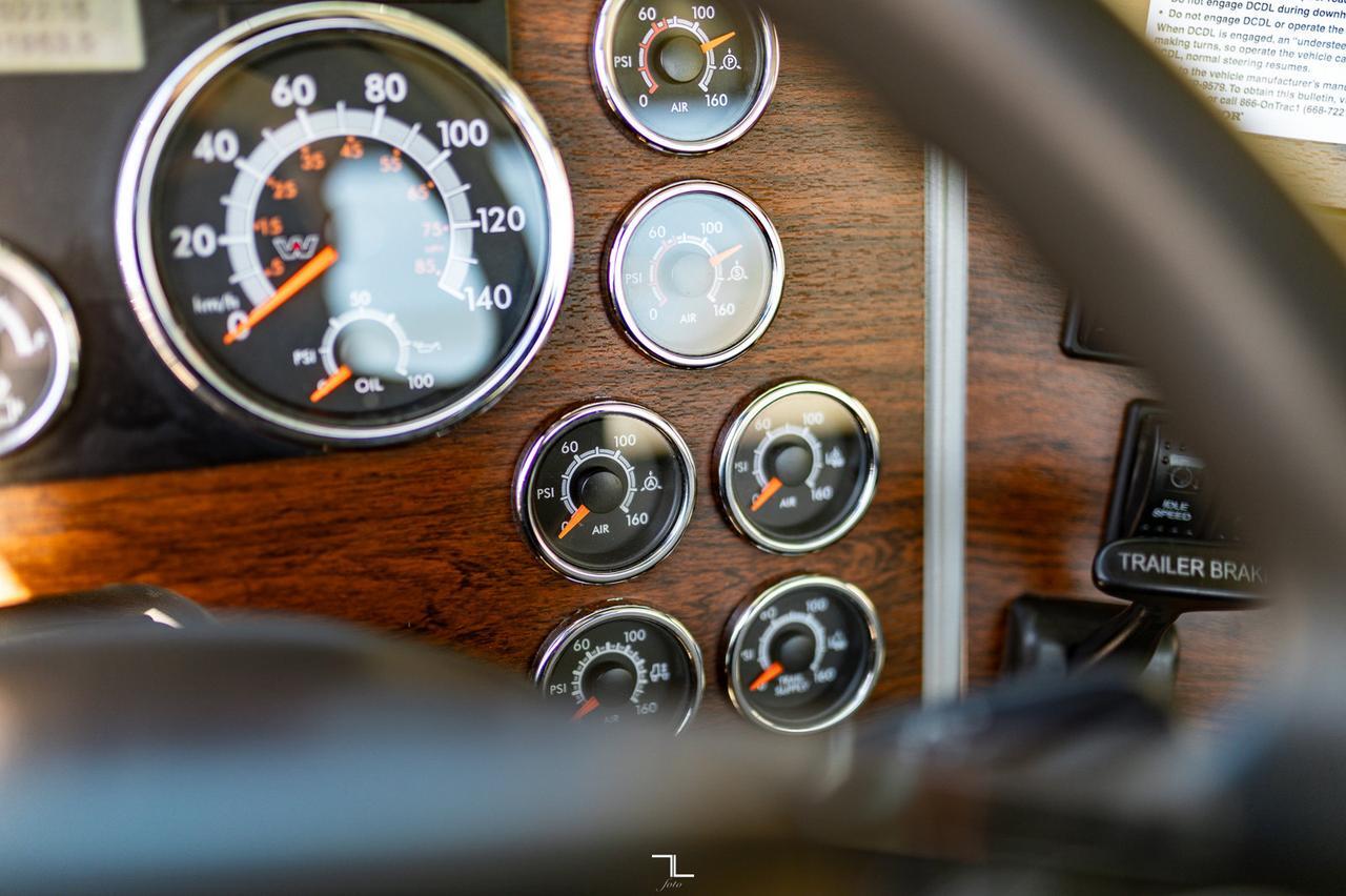 2018 Western Star 5700 XE Daycab Tractor Heavy Spec Red Deer AB