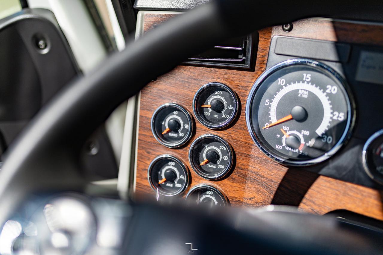 2018 Western Star 5700 XE Daycab Tractor Heavy Spec Red Deer AB