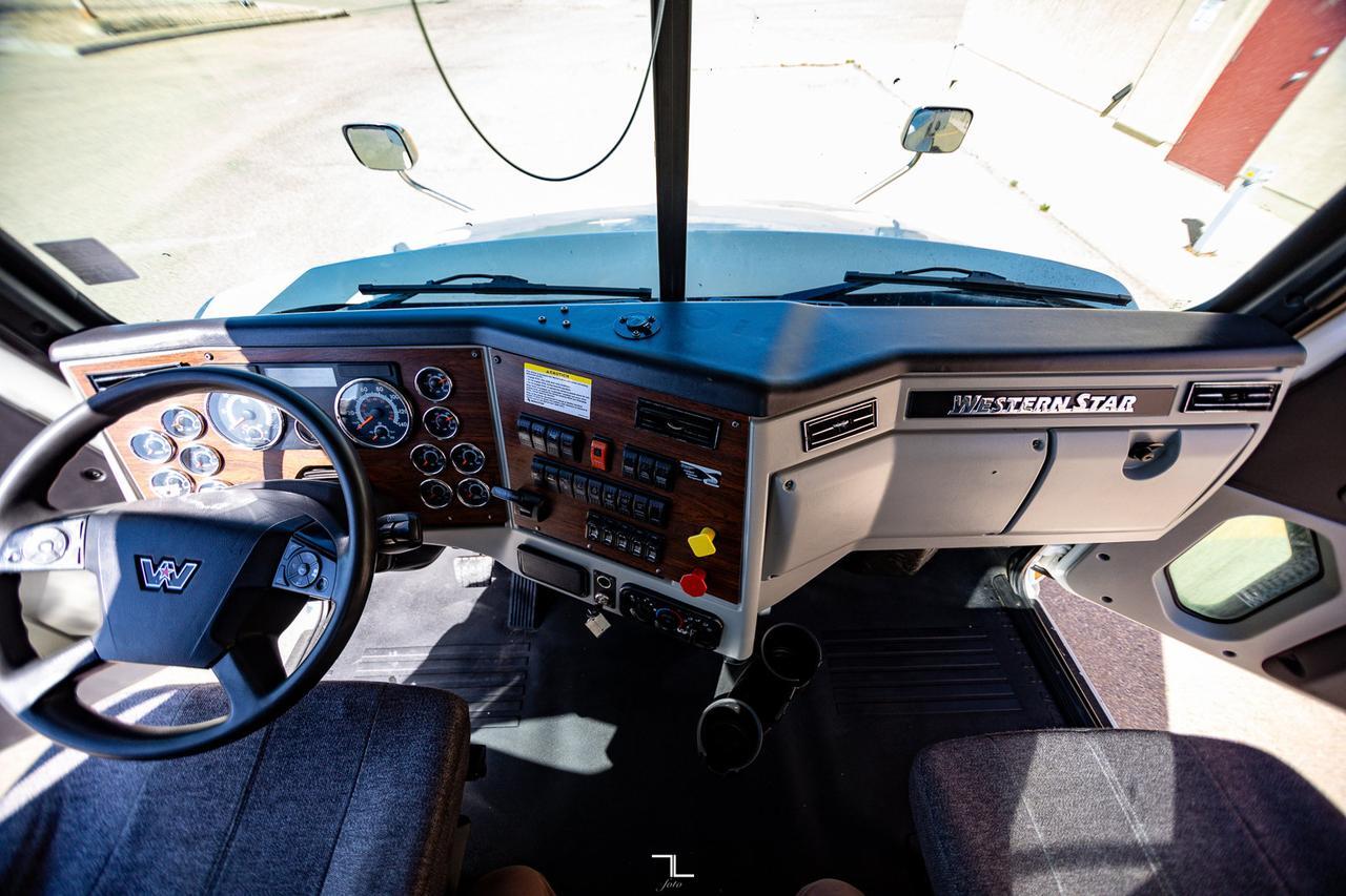 2018 Western Star 5700 XE Daycab Tractor Heavy Spec Red Deer AB