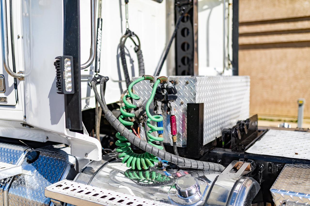 2018 Western Star 5700 XE Daycab Tractor Heavy Spec Red Deer AB