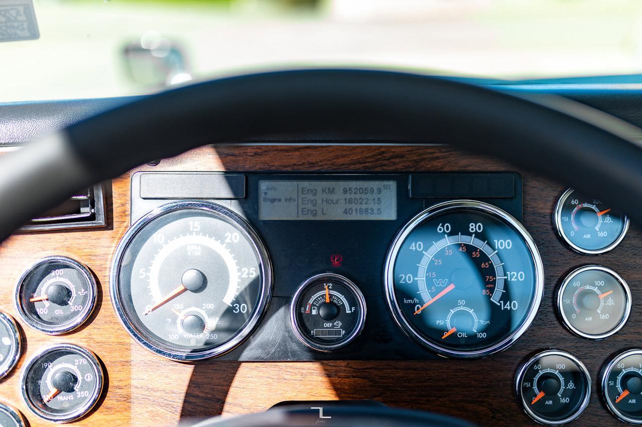 2018 Western Star 5700 XE Daycab Tractor Heavy Spec Red Deer AB